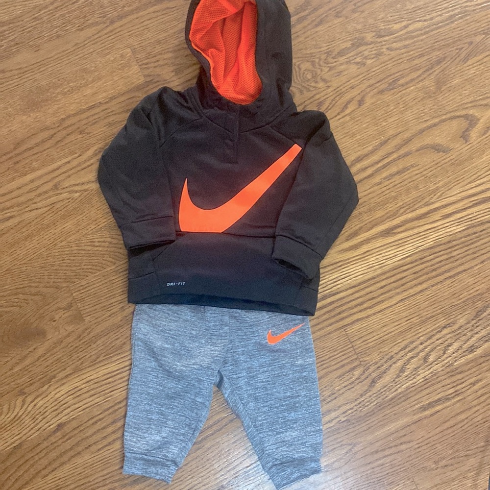 Nike sweatsuit (baby)